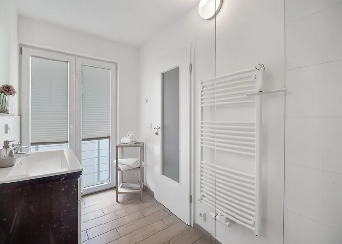 Ganzes - Grosse Stadtidylle Im Zentrum Erfurt